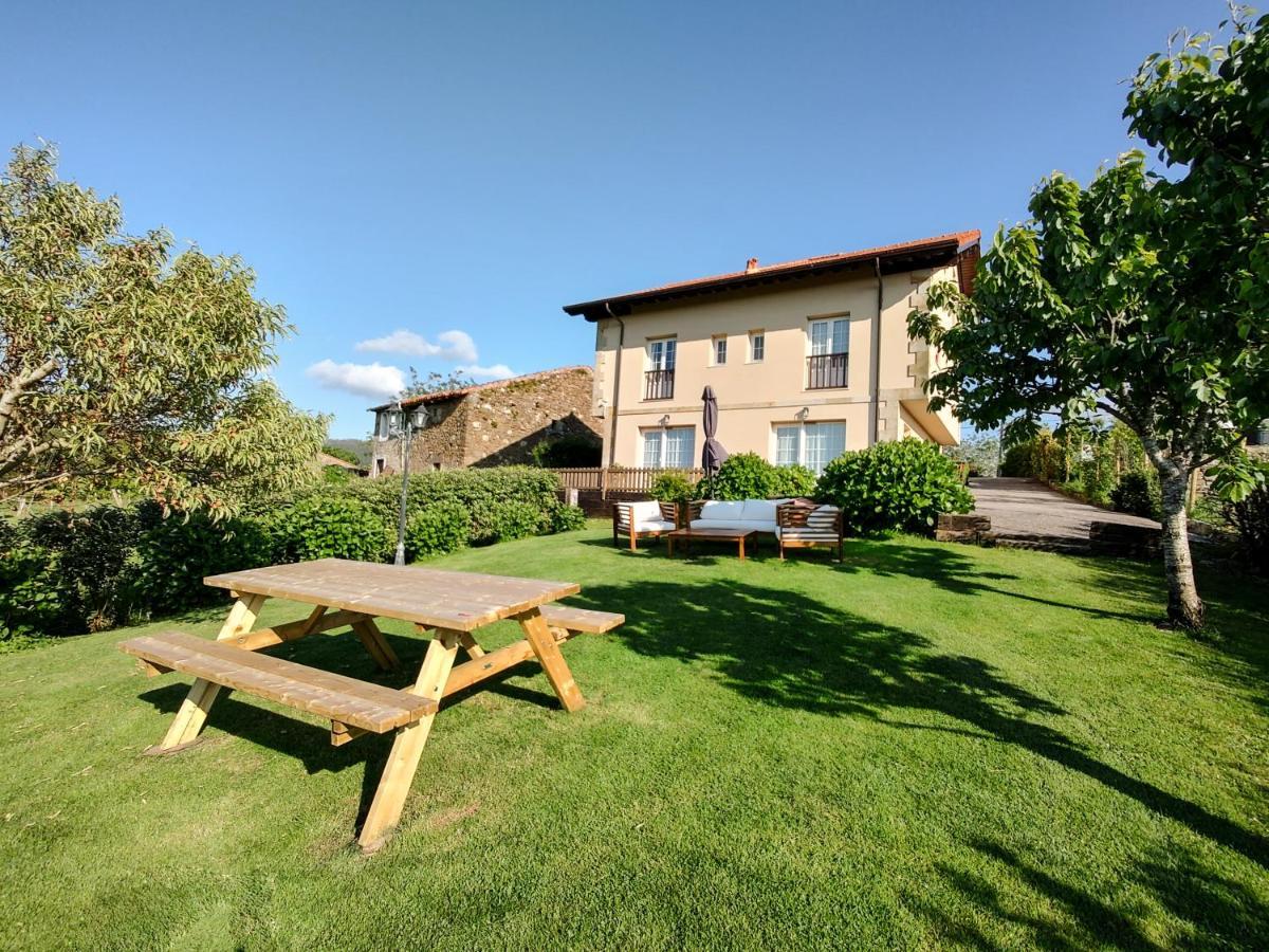 Apartamentos Corona Comillas Exterior photo