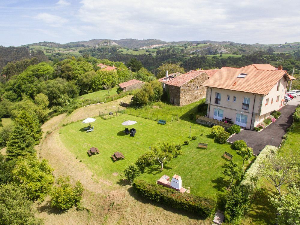 Apartamentos Corona Comillas Exterior photo